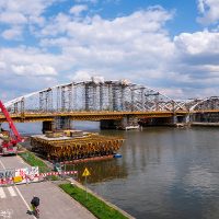 Sesja przedstawia zdjęcia dynamicznych prac na wiaduktach oraz mostach na linii kolejowej Kraków-Rudzice.