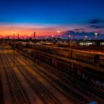 Jaki telefon do 5000 zł do nagrywania pociągów? Na co zwrócić uwagę, jeśli liczy się jakość wideo, zoom i pewność działania